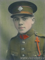 Kolorovaná fotografie československého vojáka